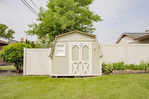 818 Leahy Circle Des Plaines IL 60016