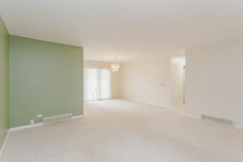 818 Leahy Circle Des Plaines IL 60016
