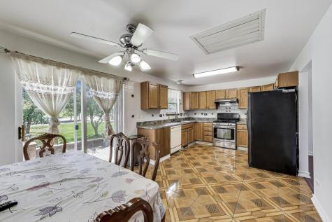 487 North Anna Lane Romeoville IL 60446