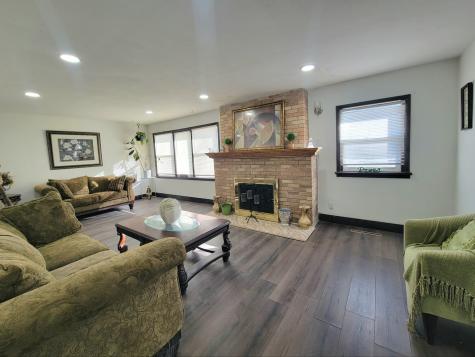 1535 & 1535 1/2 South 5th Avenue Kankakee IL 60901