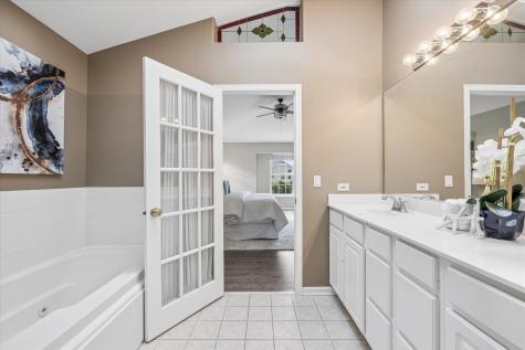 1230 West Claridge Court Palatine IL 60067