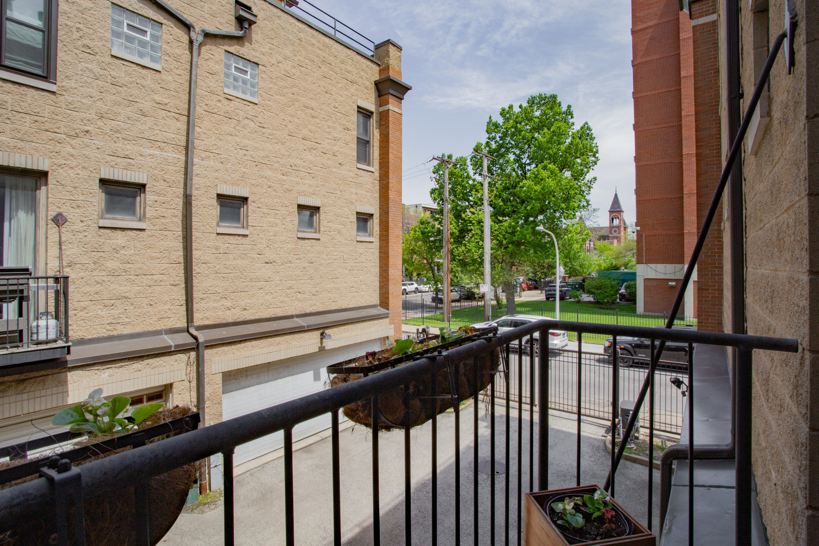 1504 West Pearson Street Chicago IL 60642
