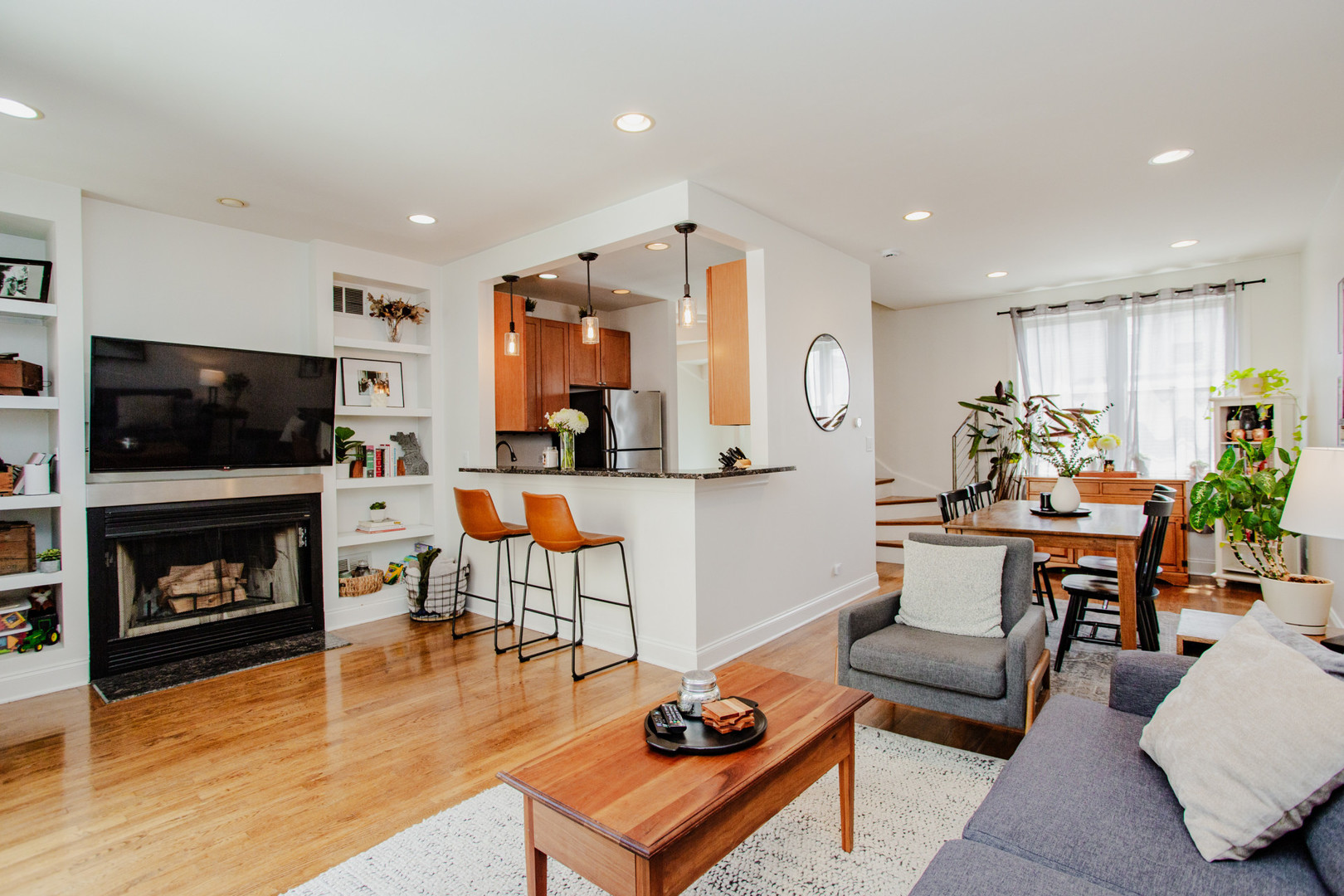 1504 West Pearson Street Chicago IL 60642