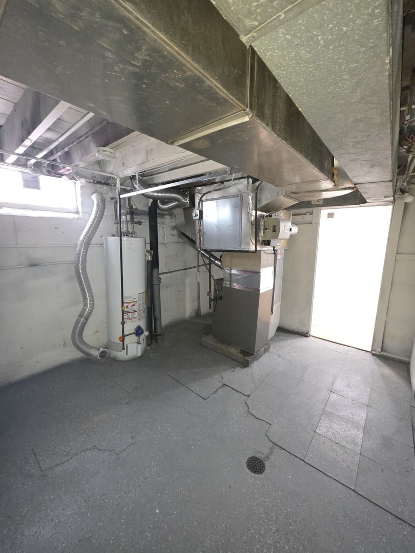 8252 South Calumet Avenue Chicago IL 60619