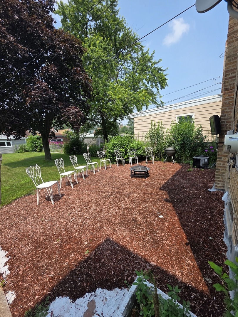 8252 South Calumet Avenue Chicago IL 60619