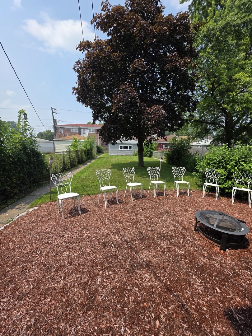 8252 South Calumet Avenue Chicago IL 60619