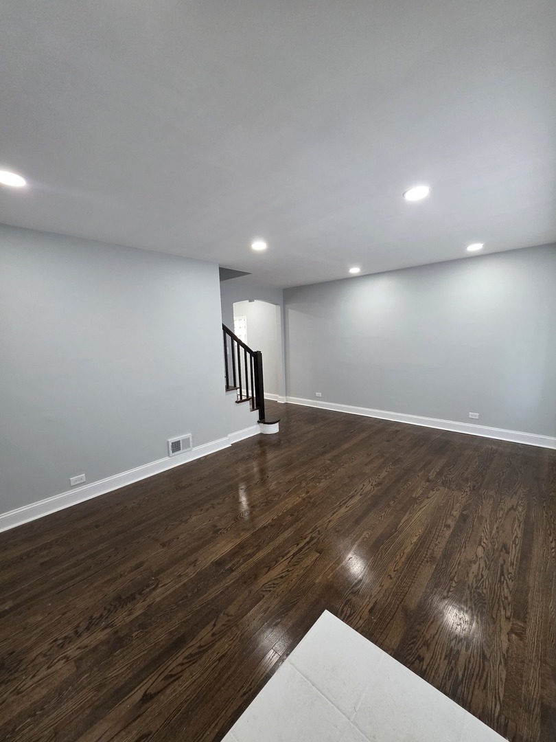 8252 South Calumet Avenue Chicago IL 60619