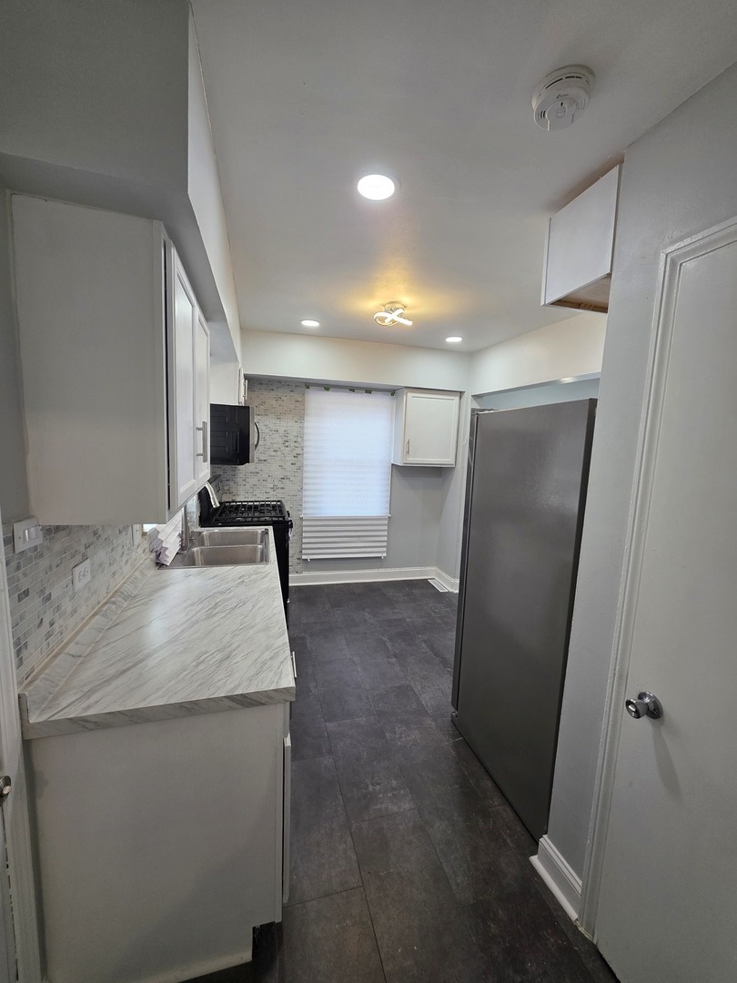 8252 South Calumet Avenue Chicago IL 60619