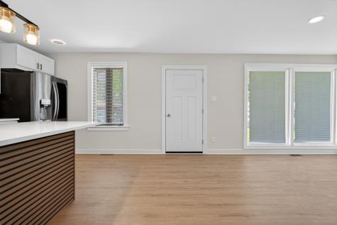 4527 West 83rd Street Chicago IL 60652