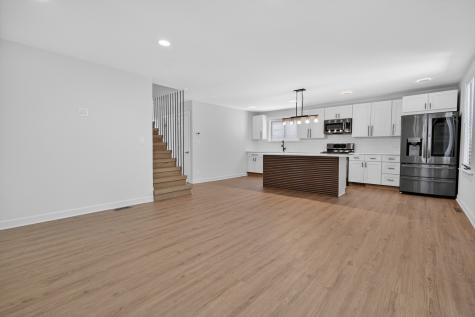 4527 West 83rd Street Chicago IL 60652