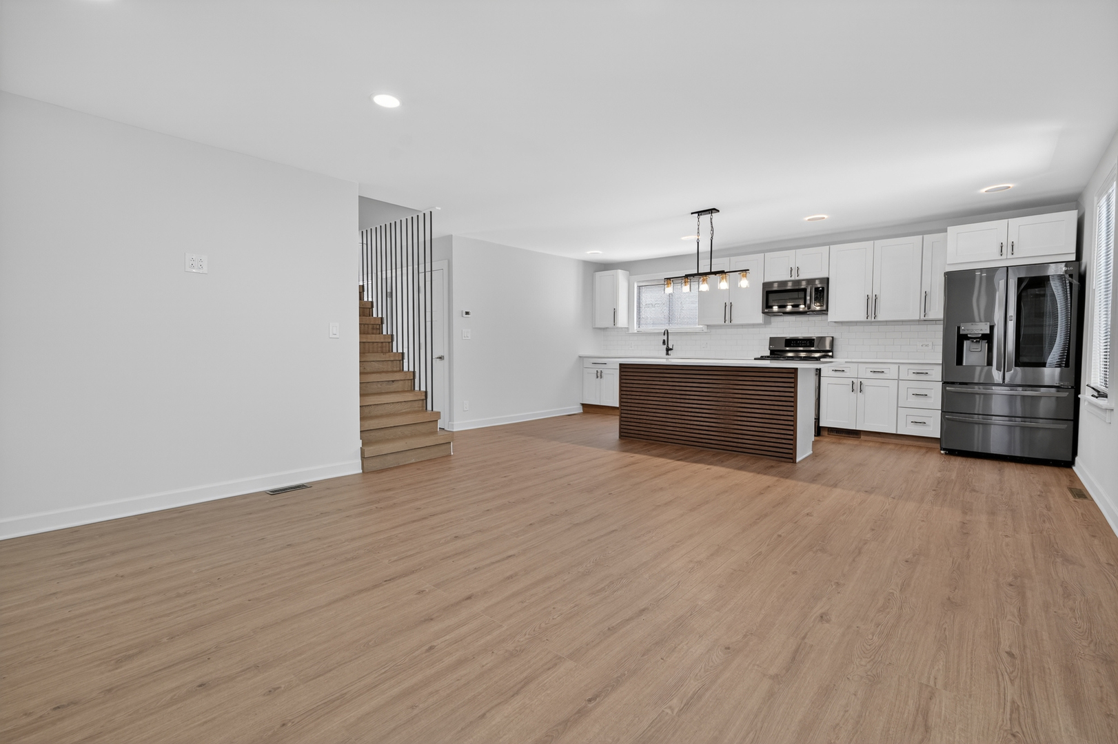 4527 West 83rd Street Chicago IL 60652