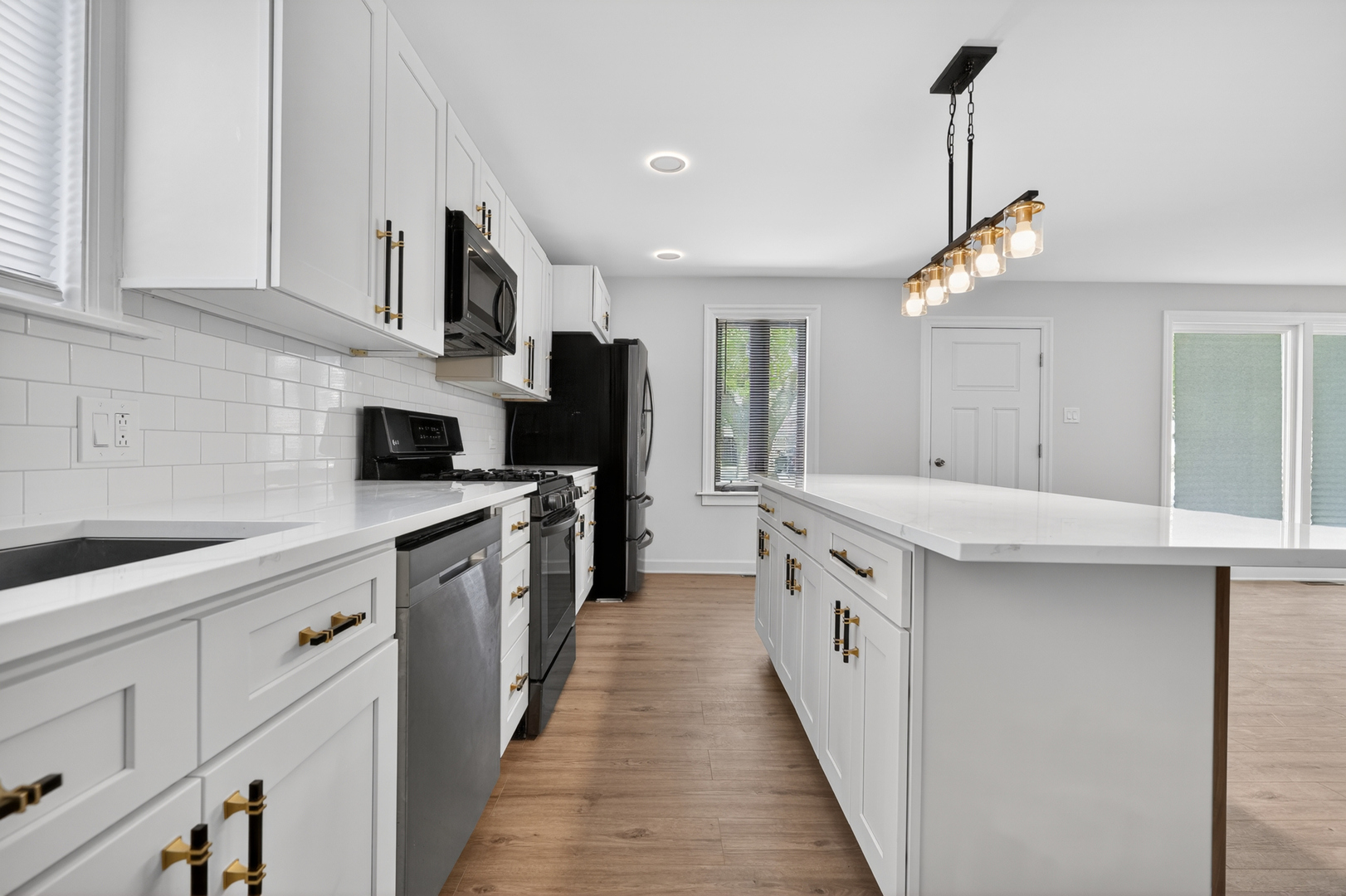 4527 West 83rd Street Chicago IL 60652