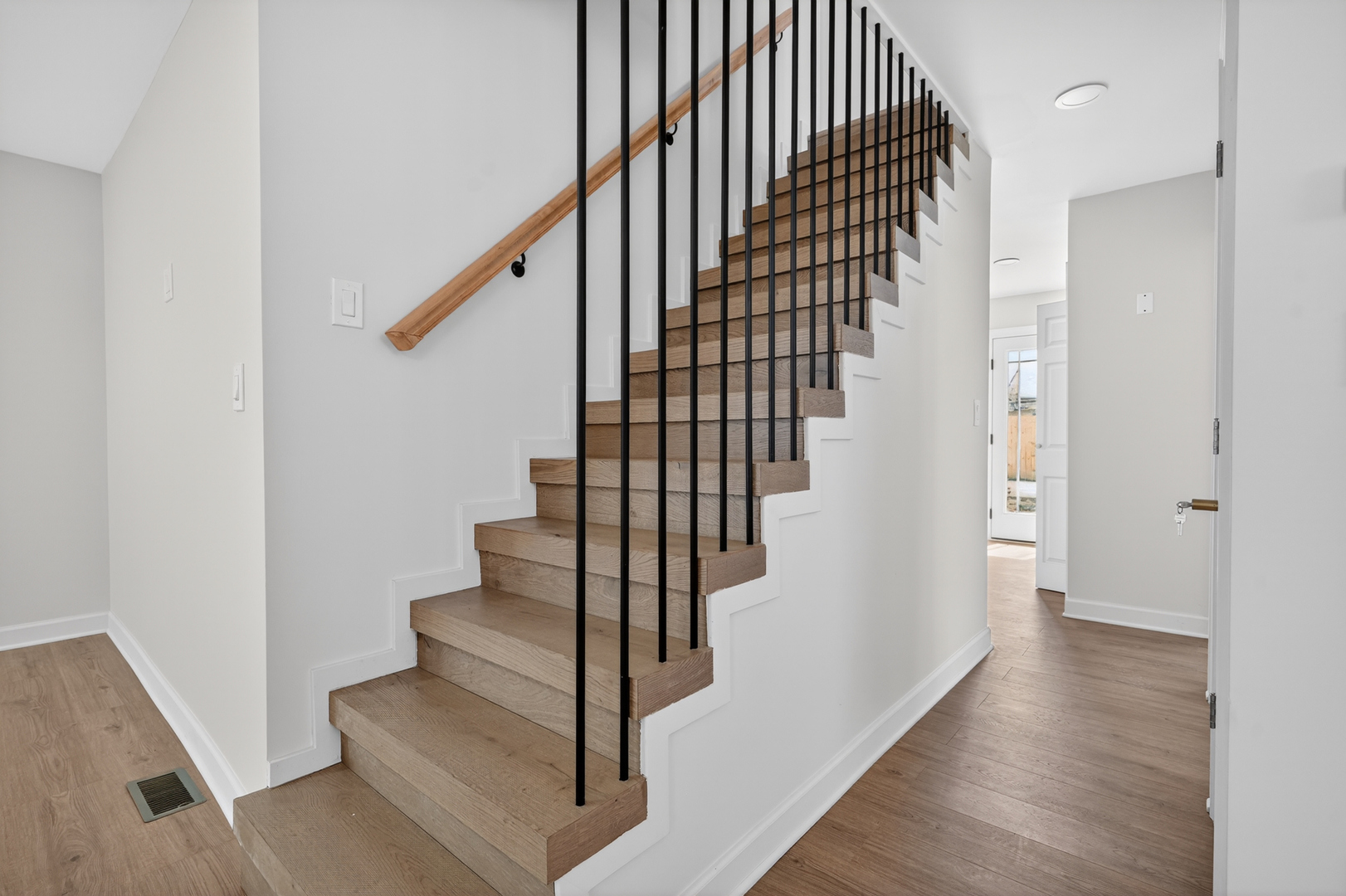 4527 West 83rd Street Chicago IL 60652