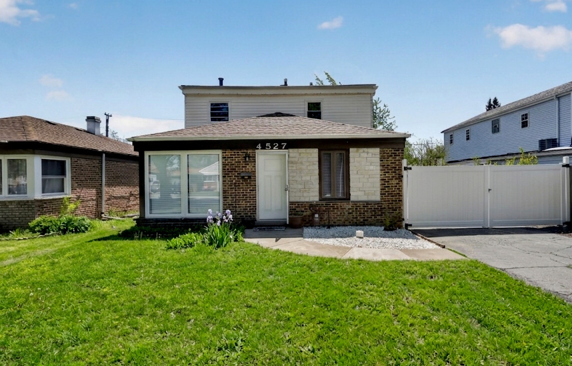 4527 West 83rd Street Chicago IL 60652