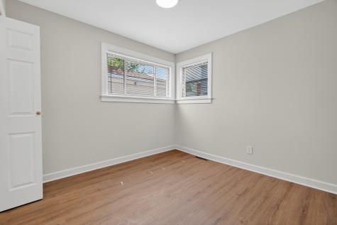 4527 West 83rd Street Chicago IL 60652