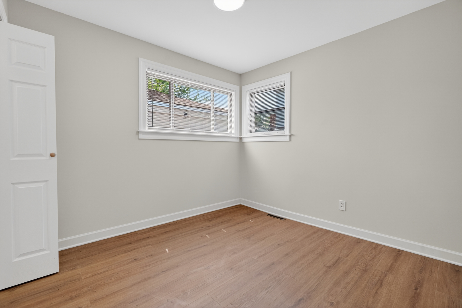 4527 West 83rd Street Chicago IL 60652