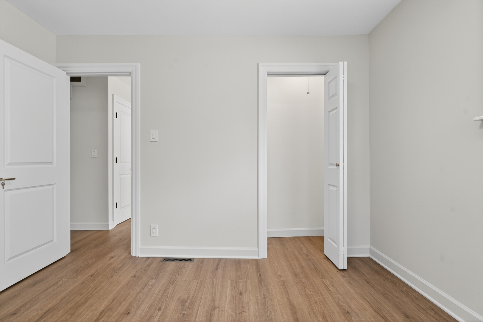 4527 West 83rd Street Chicago IL 60652