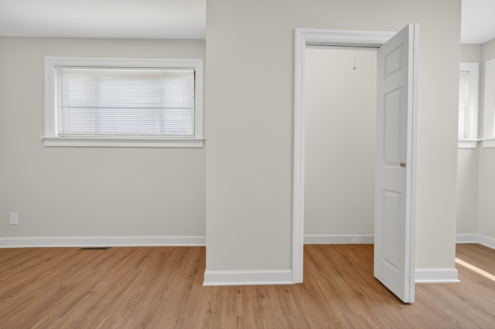 4527 West 83rd Street Chicago IL 60652