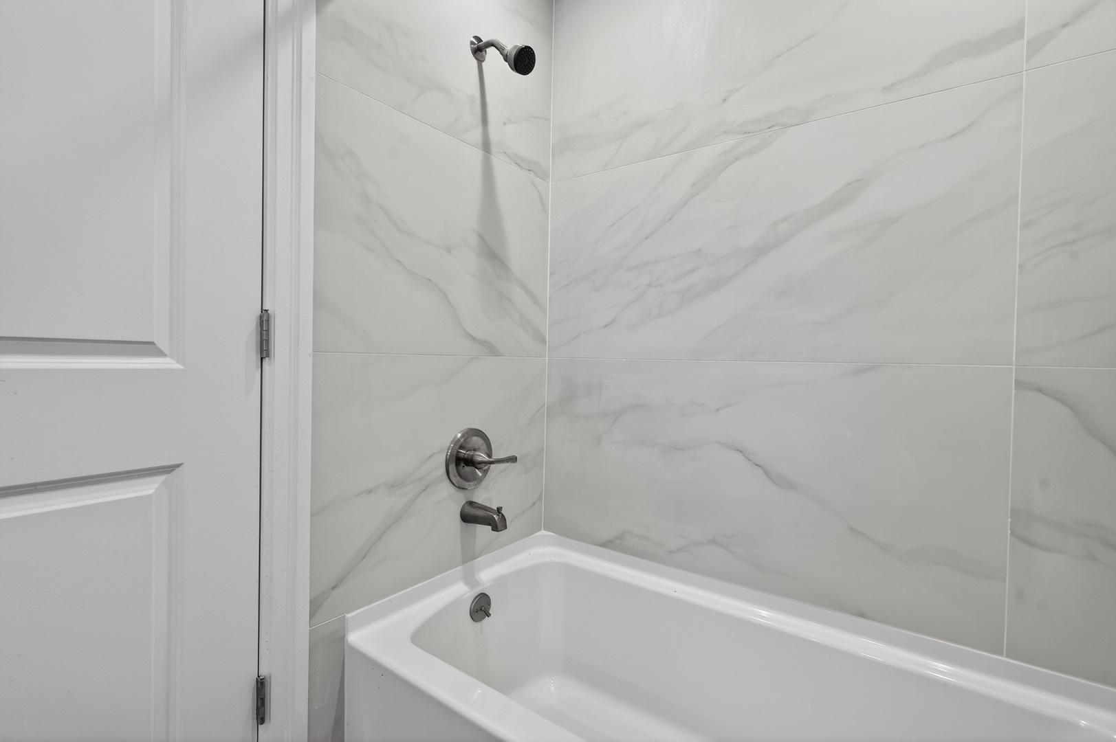 4527 West 83rd Street Chicago IL 60652