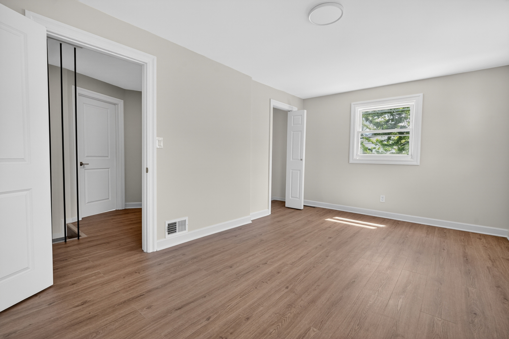 4527 West 83rd Street Chicago IL 60652