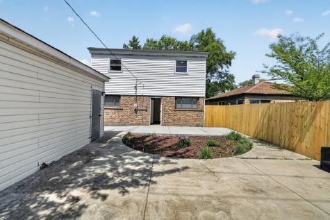 4527 West 83rd Street Chicago IL 60652