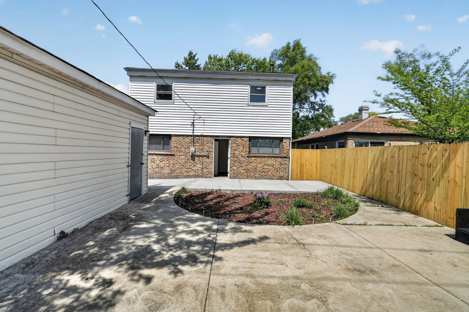 4527 West 83rd Street Chicago IL 60652