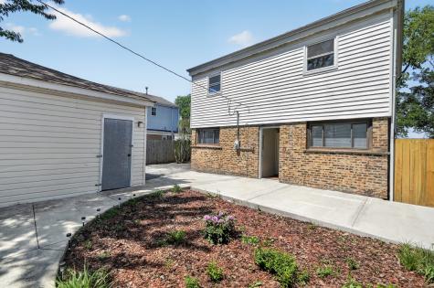 4527 West 83rd Street Chicago IL 60652