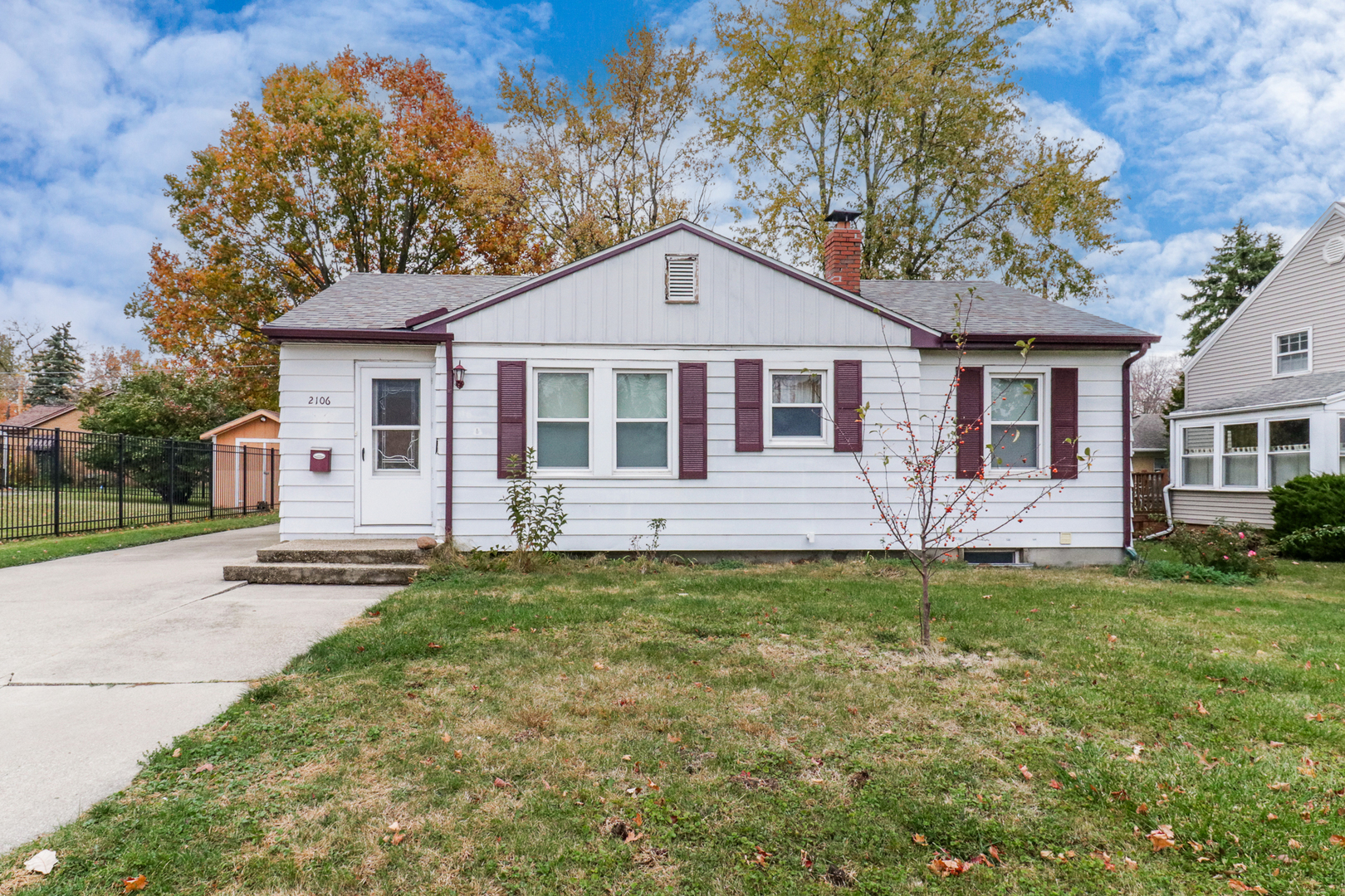 2106 East Oakland Avenue Bloomington IL 61701
