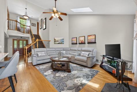 201 Tulip Circle Island Lake IL 60042