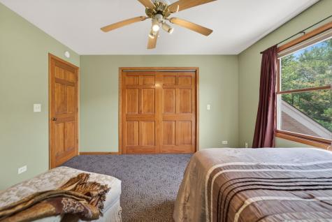 201 Tulip Circle Island Lake IL 60042