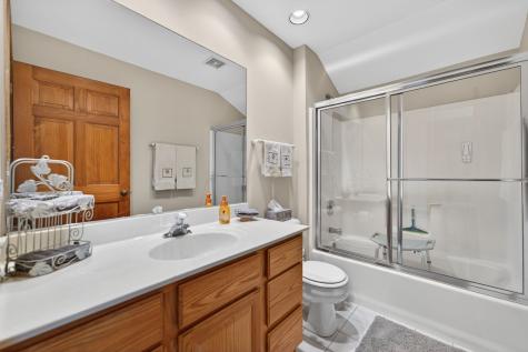201 Tulip Circle Island Lake IL 60042