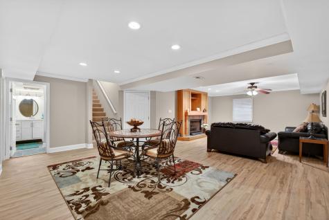 201 Tulip Circle Island Lake IL 60042