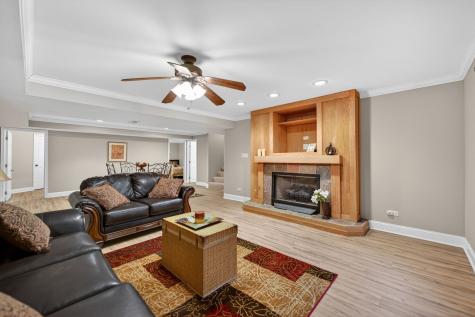 201 Tulip Circle Island Lake IL 60042