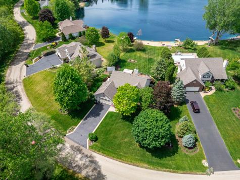 201 Tulip Circle Island Lake IL 60042