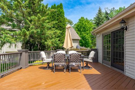 201 Tulip Circle Island Lake IL 60042