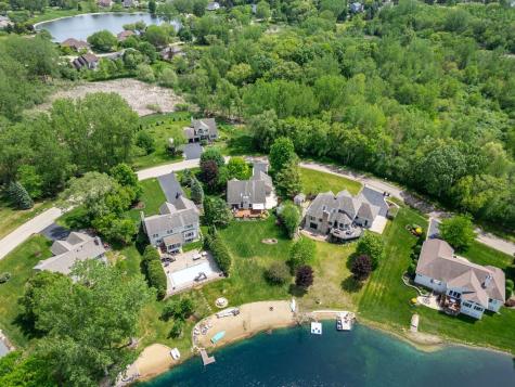 201 Tulip Circle Island Lake IL 60042