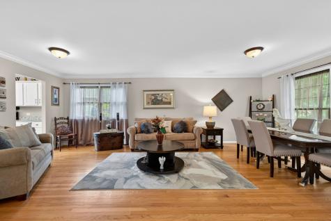 201 Tulip Circle Island Lake IL 60042