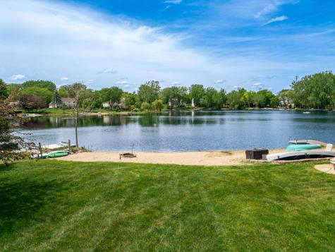 201 Tulip Circle Island Lake IL 60042