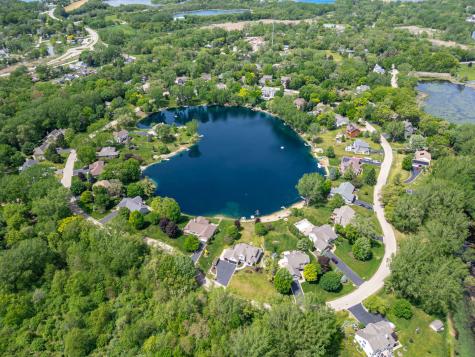 201 Tulip Circle Island Lake IL 60042