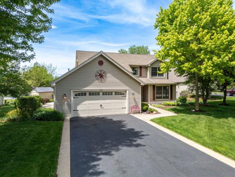 201 Tulip Circle Island Lake IL 60042