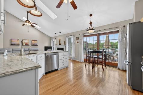 201 Tulip Circle Island Lake IL 60042