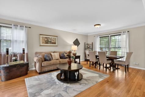 201 Tulip Circle Island Lake IL 60042