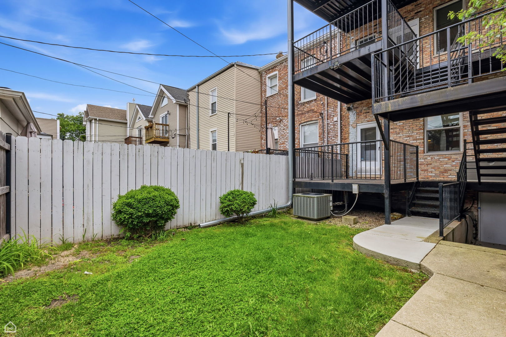 1926 West Oakdale Avenue Chicago IL 60657