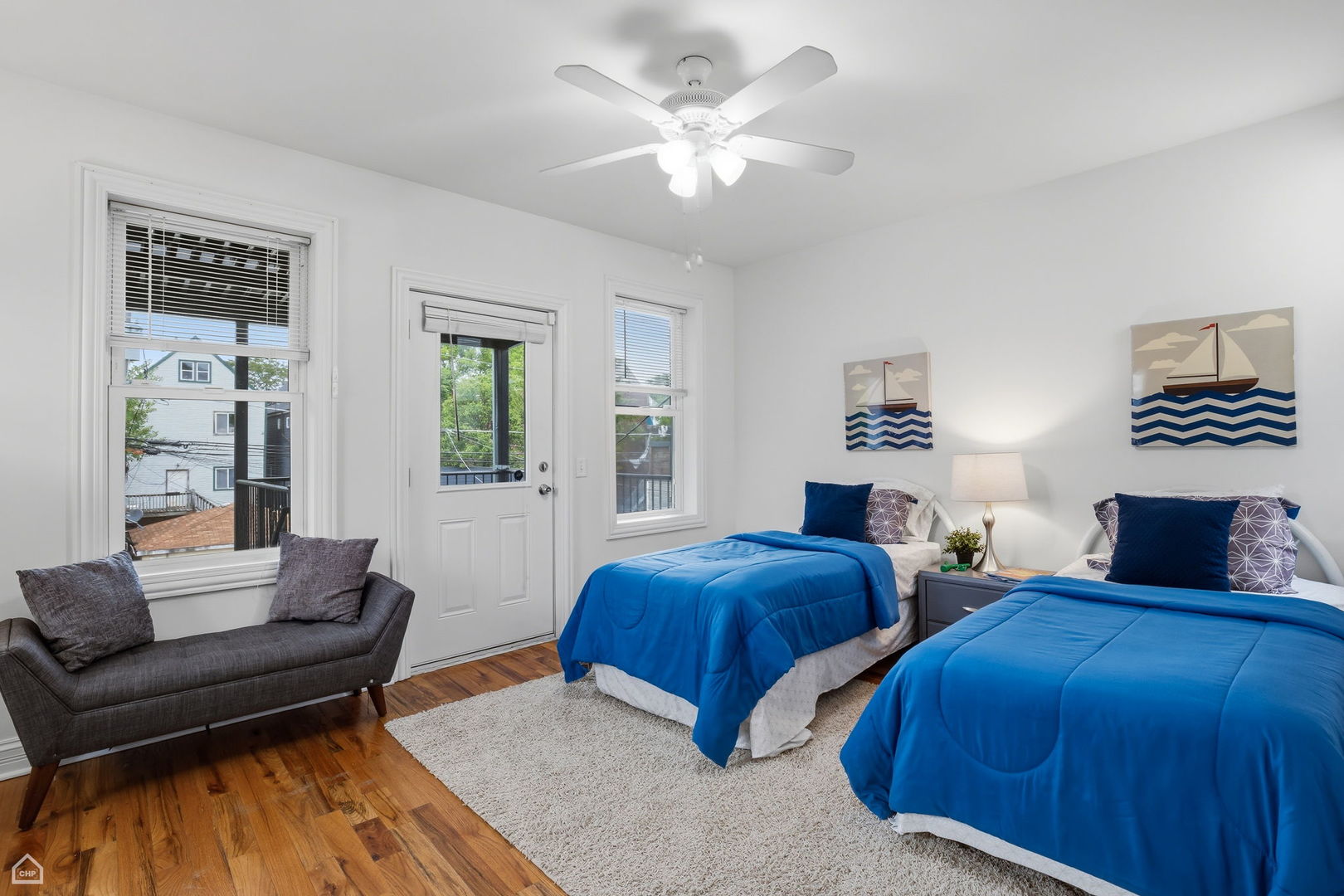1926 West Oakdale Avenue Chicago IL 60657