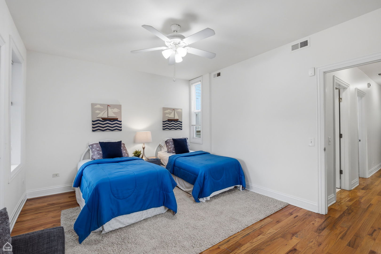 1926 West Oakdale Avenue Chicago IL 60657