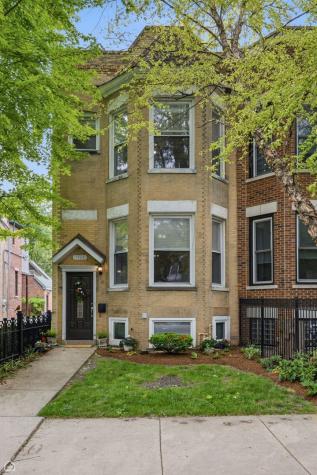 1926 West Oakdale Avenue Chicago IL 60657