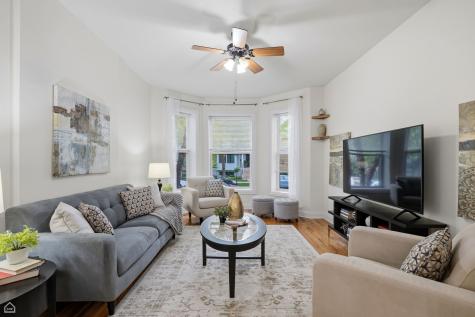1926 West Oakdale Avenue Chicago IL 60657