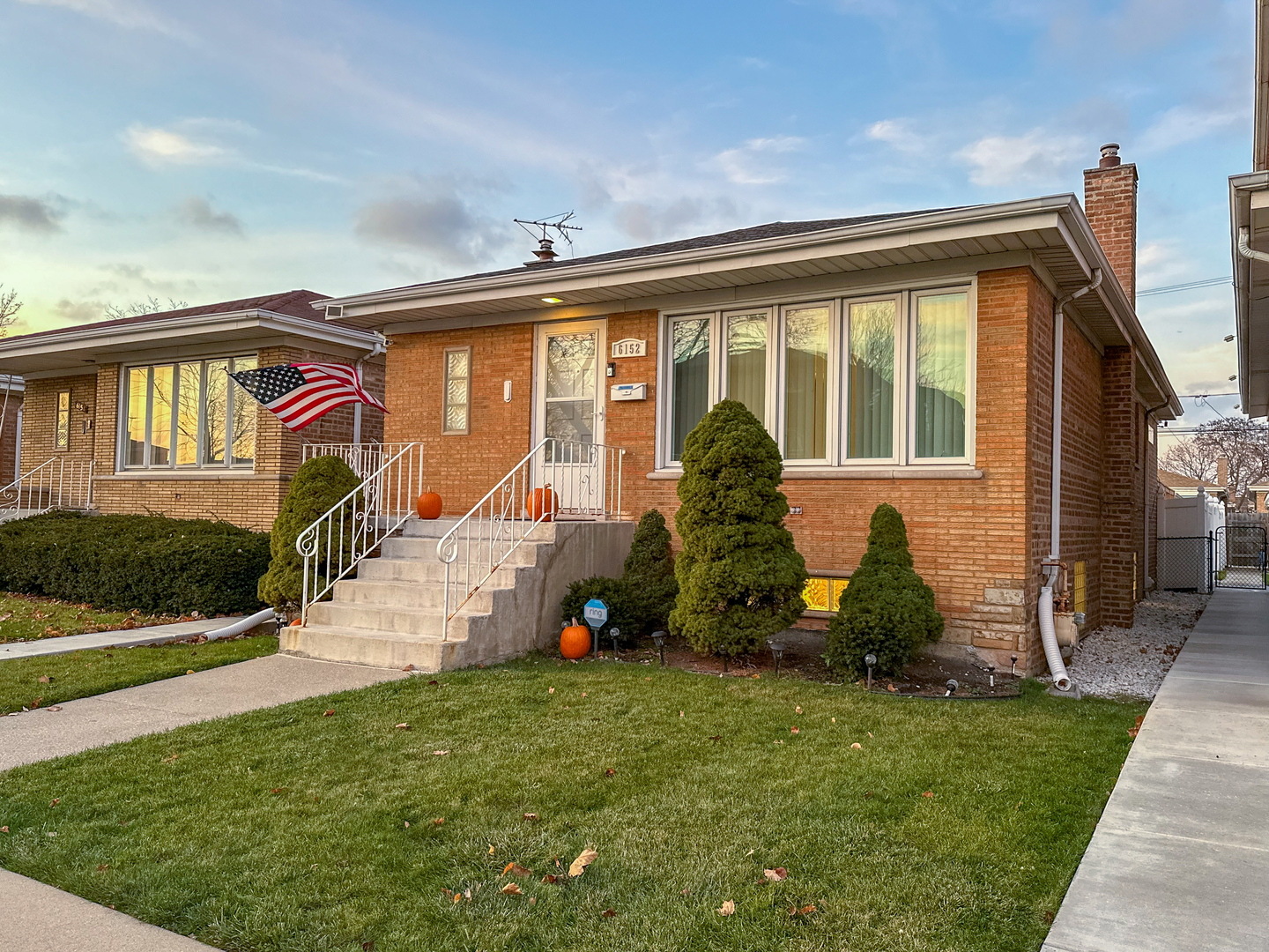 6152 West 64th Place Chicago IL 60638