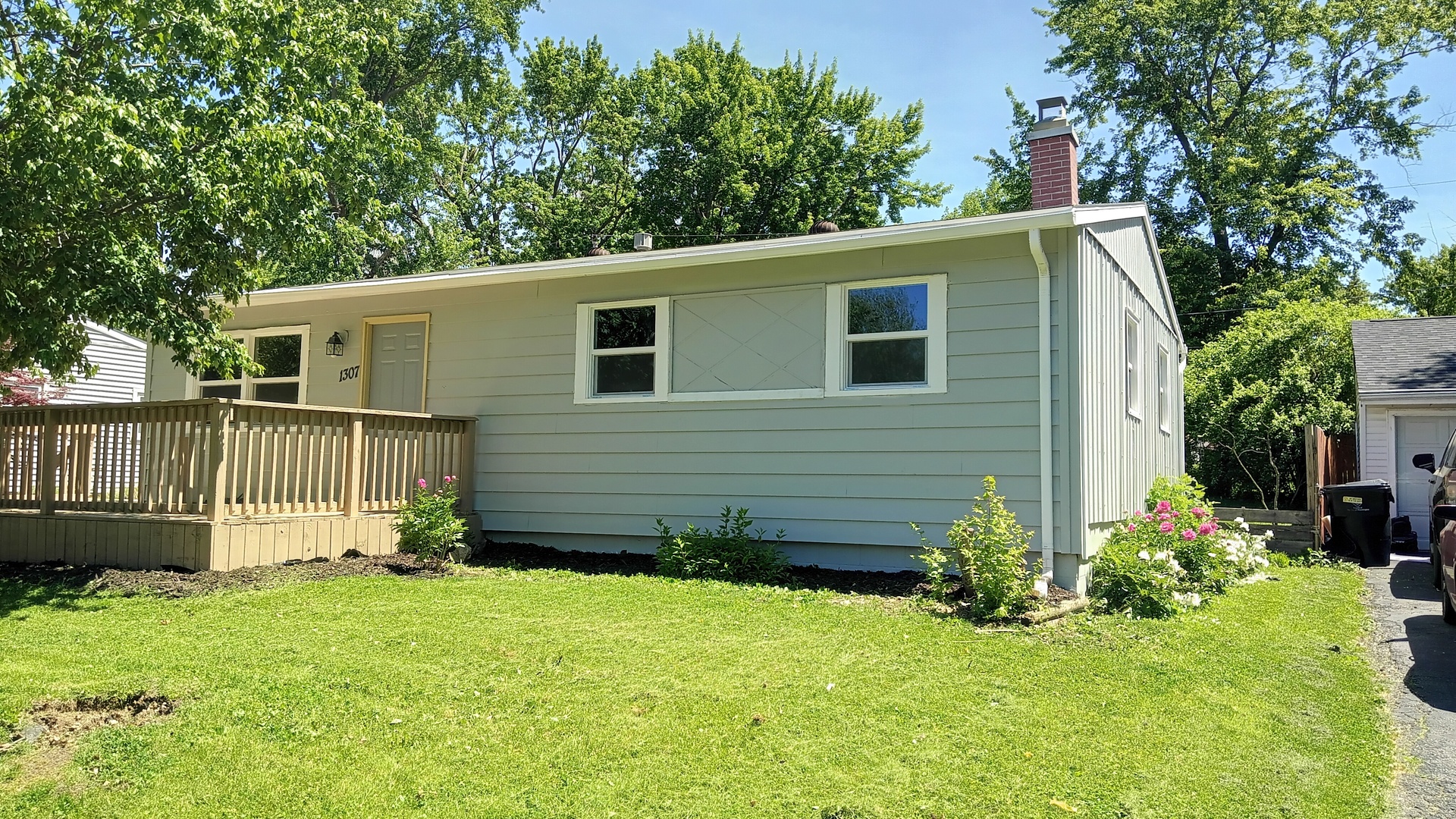 1307 Glenwood Road Bloomington IL 61704
