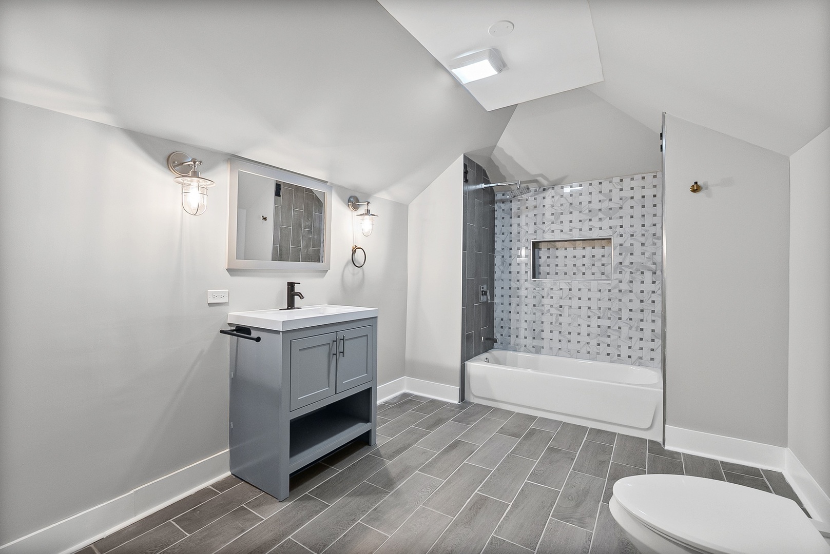 7650 South Cregier Avenue Chicago IL 60649